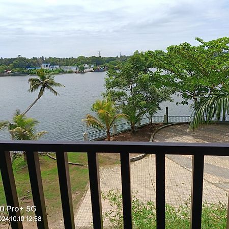 Ripples Backwater Resort, Kollam Extérieur photo