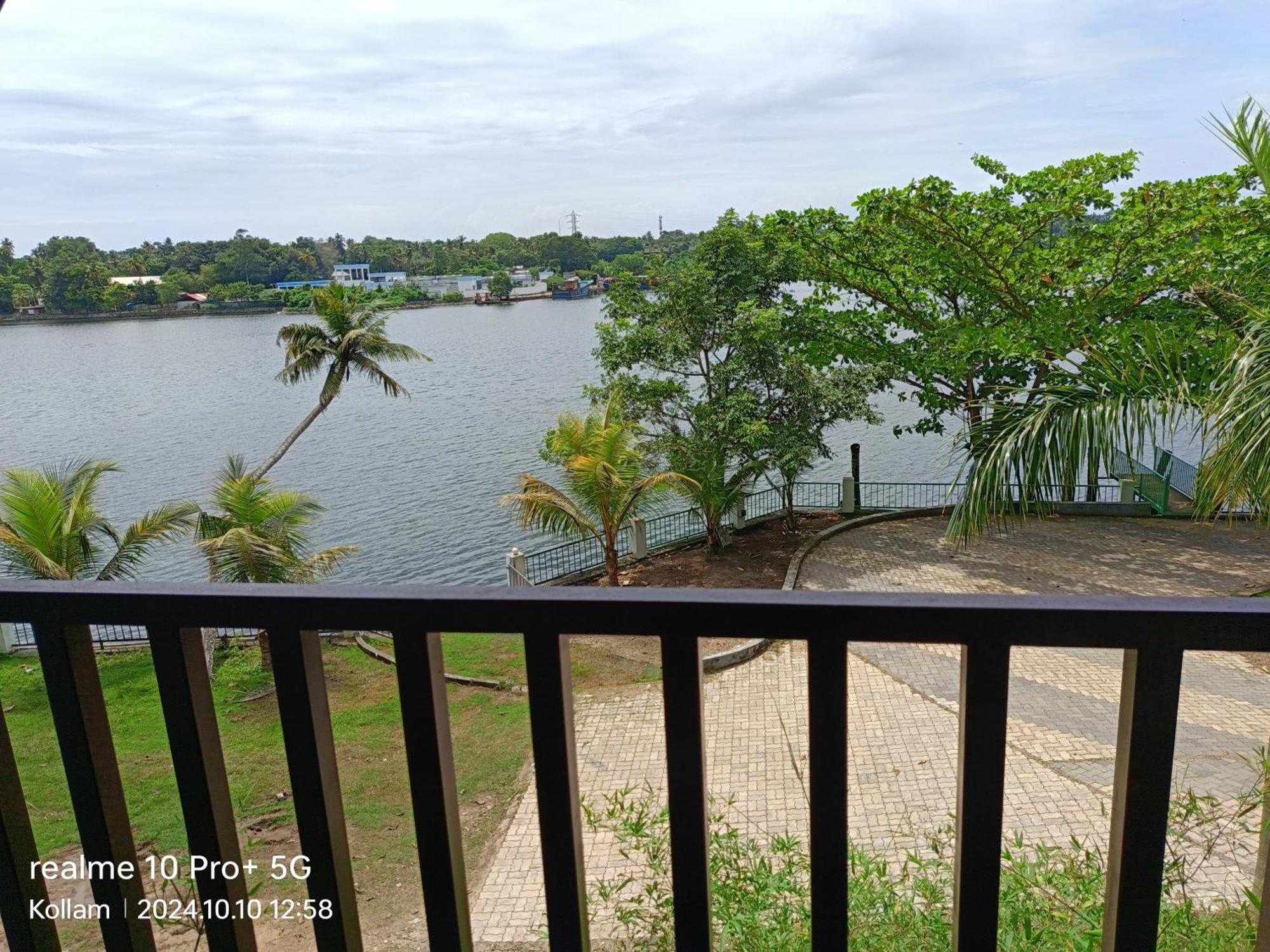 Ripples Backwater Resort, Kollam Extérieur photo