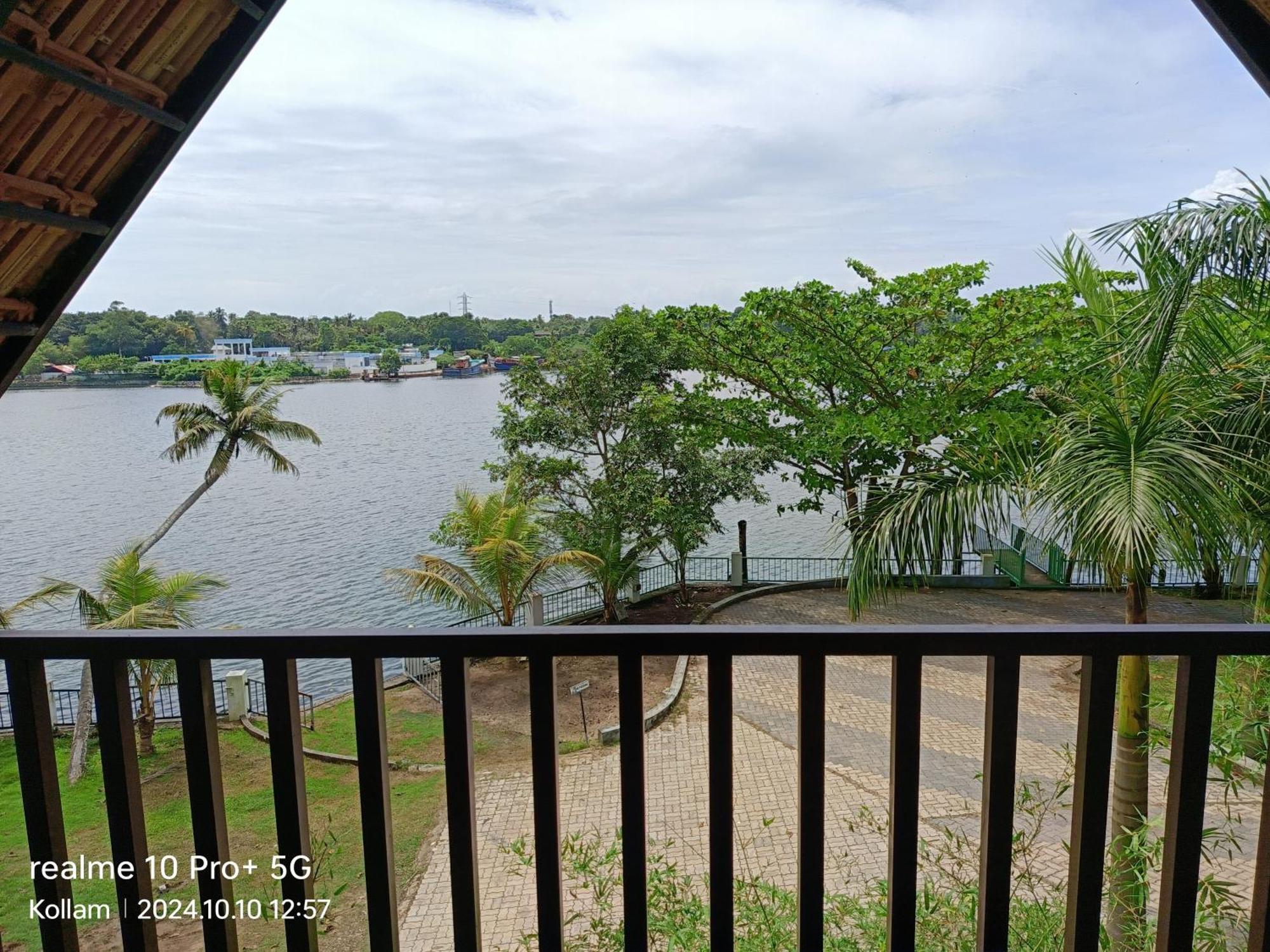 Ripples Backwater Resort, Kollam Extérieur photo